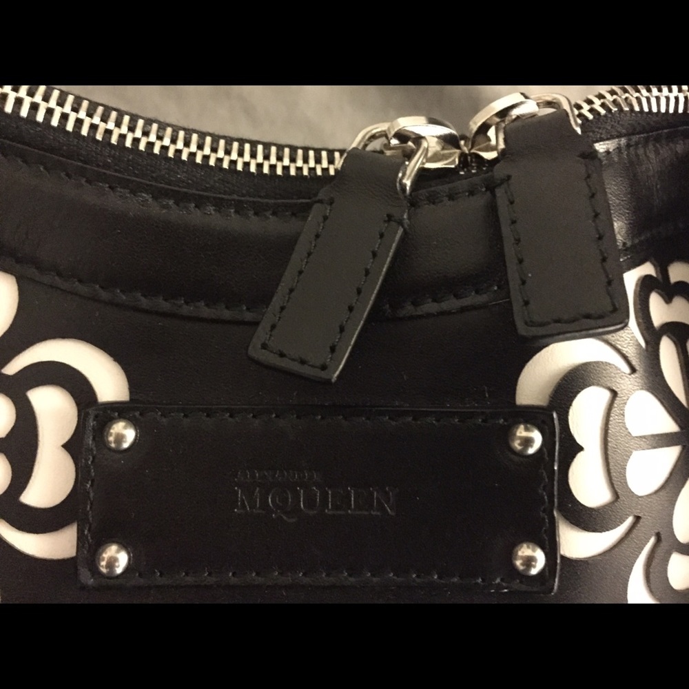 Alexander McQueen De Manta Clutch - Leather - Picture 6 of 8